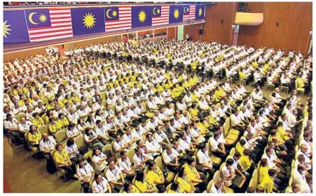  ??  ?? Full house: A view of MCA party members at the party’s 65th annual general assembly at Wisma MCA.