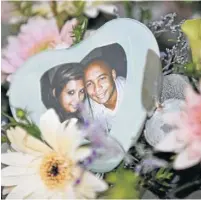  ??  ?? REMEMBRANC­E: Guests received heart-shaped mementos from the bride and groom