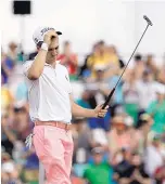  ?? DAVID J. PHILLIP/ASSOCIATED PRESS ?? Justin Thomas reacts after making his eagle putt on the 18th hole during the third round of the U.S. Open on Saturday.