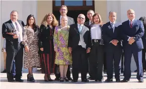  ??  ?? Don Antonio Gutiérrez estuvo acompañado de su esposa, hijos e hijos políticos.