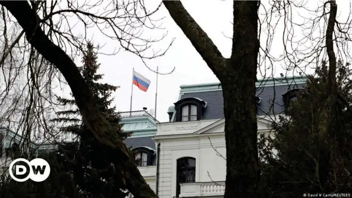  ??  ?? Здание посольства России в Праге