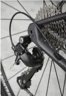  ??  ?? Below Shimano 105 11-speed gearing forms part of the Sport’s speed-seeking spec Bottom Tektro HD-310 hydraulic disc brakes keep the Trek in check