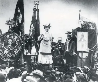  ?? GENTILEZA FUNDACIÓN ROSA LUXEMBURGO ?? Temprana figura pública y activista. Oradora en el II Congreso Socialista en Stuttgart, de 1907.