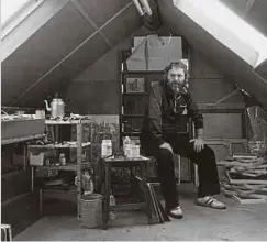  ?? ?? Ein undatierte­s Foto aus dem Wort-Archiv: Ota Nalezinek in seinem Atelier auf dem Dachboden seiner Wohnung.