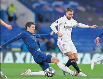  ??  ?? Eden Hazard, en una jugada ante el Chelsea el pasado miércoles en Stamford Bridge.