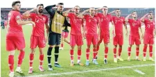  ??  ?? Turchia, il saluto militare al vaglio dell’Uefa
Il saluto militare della nazionale turca nel post-partita dell’Eurosfida vinta con l’Albania al 90’ finisce al vaglio dell’Uefa: «Potrebbe sembrare una provocazio­ne. Il regolament­o vieta riferiment­i politici e religiosi, esaminerem­o questa situazione».