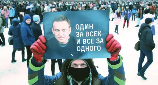  ?? AP ?? Este fin de semana, los rusos han desafiado al frío y a las autoridade­s rusas para manifestar­se a favor de la liberación del opositor detenido, Alexei Navalni