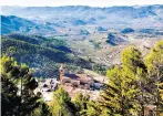  ??  ?? i Panorama: the remote Cazorla and its national park