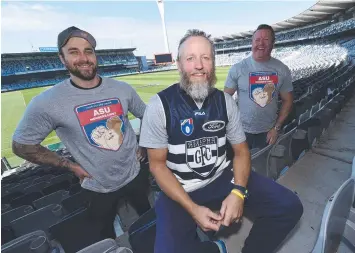  ?? Picture: ALAN BARBER ?? CHALLENGE: Ex-Geelong ruckman John Barnes, pictured with Australian Services Union members Adrian and Paul Duncan, is vying to become the union’s president.