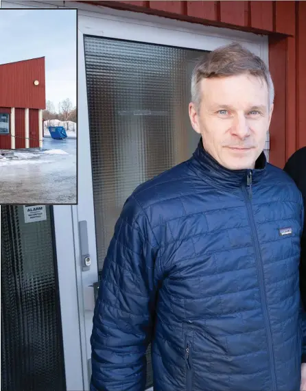 ?? FOTO: CHRISTER A. HENRIKSEN ?? (NESTEN) TRIO: André Karlsen, Frode Karlsen og Eskel Isaksen (på vinterferi­e) har kjøpt det gamle posthuset på Storslett.