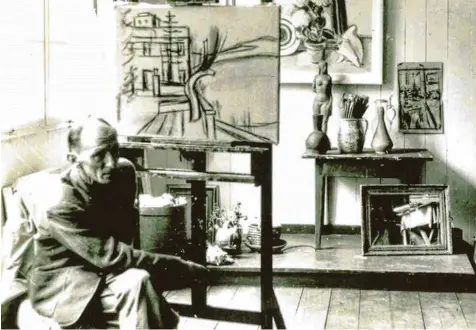  ?? Fotos: Josef Dilger Stiftung Bobingen ?? Das Foto aus den Anfängen der 1950er Jahre zeigt den Lehrer und Maler Josef Dilger in seinem Atelier in Reinhartsh­ausen.