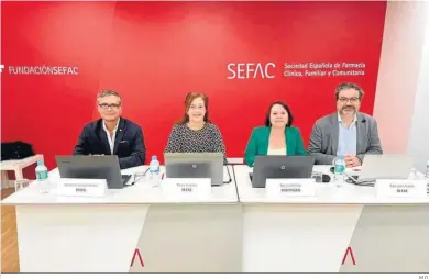  ?? M.G. ?? Lorenzo Armenteros, de la SEMG; Neus Caelles, de la Sefac; María Blasco, de Semergen; y Eduardo Satué, de Sefac.