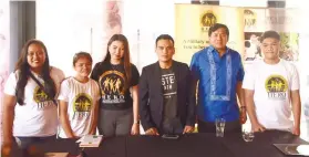  ??  ?? BISDAK. Actor Bong Cabrera (center) introduces his multi-awarded film “Ang Araw sa Likod Mo” to members of the Cebu media. With him are from left, Hero scholars Maria Samantha Batoctoy and Suzeth Dalangin, Janice Tuballes of Hero Foundation Inc.,...
