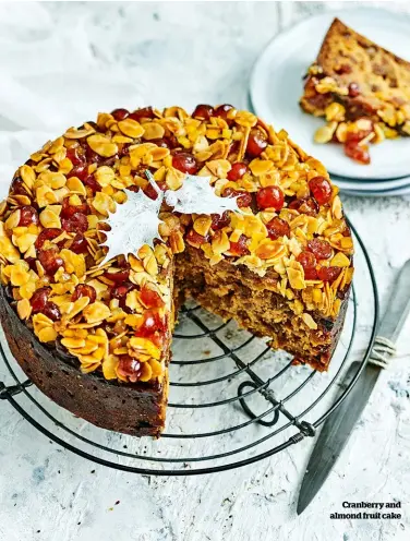  ??  ?? Cranberry and almond fruit cake