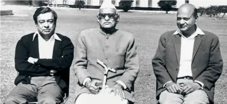  ?? ?? THE AMUL TRINITY: Tribhuvand­as Patel flanked by Verghese Kurien and H.M. Dalaya.