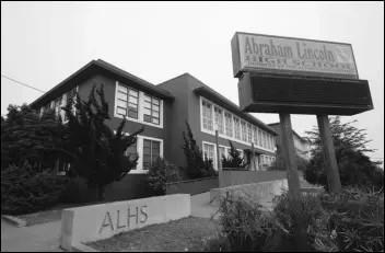  ?? ASSOCIATED PRESS FILES ?? The city of San Francisco took a dramatic step Wednesday in its effort to get children back into public school classrooms, such as Abraham Lincoln High School, suing its own school district to try to force open the doors amid the Coronaviru­s pandemic.