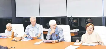  ??  ?? File photo shows (from left) Former Finance Minister Tun Daim Zainuddin, economist Prof Jomo Kwame Sundaram, former Petronas President and Chief Executive Officer Tan Sri Mohd Hassan Marican and former Bank Negara Malaysia Governor Tan Sri Dr Zeti...