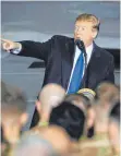  ?? FOTO: IMAGO ?? US-Präsident Donald Trump vor Soldaten in Alaska.