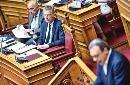  ?? ?? Αμεση ήταν η αντίδραση του Ακη Σκέρτσου στην αναφορά του προέδρου της Κοινοβουλε­υτικής Ομάδας του ΣΥΡΙΖΑ, Σωκράτη Φάμελλου, χθες στη Βουλή, ότι υπάρχει θέμα σταθερότητ­ας στην κυβέρνηση αναφορικά με το επίμαχο νομοσχέδιο. «Η ενότητα της Ν.Δ. είναι αρραγής», απάντησε ο υπουργός Επικρατεία­ς.