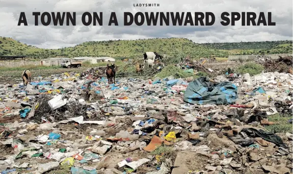  ?? SIBONELO NGCOBO African News Agency (ANA) ?? ABOVE: The landfill site in Acaciavale is situated close to houses.
|