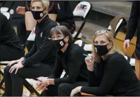  ?? RICH PEDRONCELL­I — THE ASSOCIATED PRESS ?? Stanford head coach Tara VanDerveer, center, watches the action against Pacific during Tuesday’s game. VanDerveer is now college basketball winningest women’s coach.