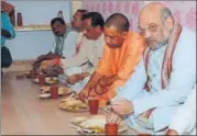  ?? HT FILE PHOTO ?? GETTING HIS MOVES RIGHT: BJP president Amit Shah having lunch at an OBC party worker’s house during his recent visit to the state capital.