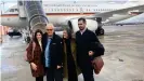  ??  ?? Naftali Fürst with his daughter and two grandchild­ren