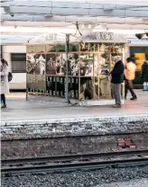  ?? A Southern Class 377 Electrosta­r leaves East Croydon on November 30 2016. Train performanc­e is at its lowest for 11 years. JACK BOSKETT/ RAIL. ??