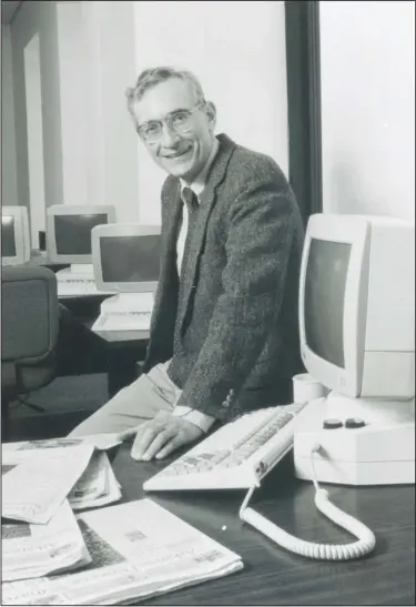  ?? (File photo) ?? Paul Greenberg, retired editorial page editor and columnist for the Arkansas Democrat-Gazette and columnist for the Northwest Arkansas Democrat-Gazette, won a Pulitzer Prize in 1969. Greenberg died April 6 at 84.