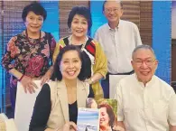  ?? ?? BOOK LAUNCH. At Seda Hotel during the launch of her books, author Myrna Montera Lopez and husband Dr. Emidgio Lopez (seated) with guests Elma Muangkroot, Dr. Zenda Lat and Dr. Emmanuel Lat.