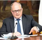  ??  ?? Ministro
Il ministro dell’Economia Roberto Gualtieri, 54 anni. Il governo è alle prese con la definizion­e della legge di Bilancio per il 2021