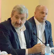  ??  ?? Chi sono Il presidente Vitto (a destra) con Emiliano