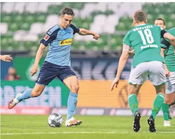  ??  ?? Florian Neuhaus war an allen Offensivak­tionen der Borussen entscheide­nd beteiligt. Aber auch ihm wollte kein Tor gegen Werder Bremen gelingen. Das Spiel endete 0:0.
