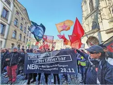  ?? TWITTER ?? Demo von «Freie Linke Schweiz» gegen das Covid-19-gesetz.