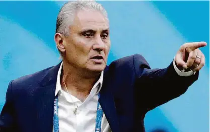  ?? Henry Romero - 22.jun.18 ?? O técnico Tite gesticula com os jogadores da seleção brasileira durante a partida contra a Costa Rica, pela Copa do Mundo; após o fracasso na Rússia, o treinador não pode falhar na Copa América do ano que vem