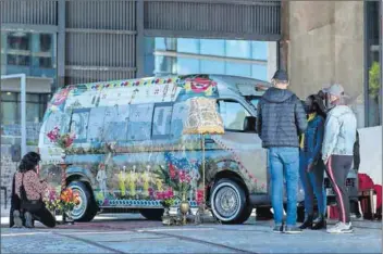  ?? ?? Wheel around: A 2021 taxi project (left) was the seed for the artist’s next one: decorating Baker Group taxis with messages in support of Palestine (right).