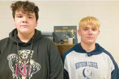  ?? TOM HOUSENICK/THE MORNING CALL ?? Seniors Seth Adams, left, and Ben Reitz are first-year starters on the offensive line at Northern Lehigh.