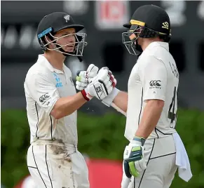  ?? GETTY IMAGES ?? BJ Watling and Tom Latham put on 143 for the fifth wicket for New Zealand in Colombo.