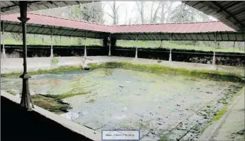  ??  ?? Une vue du lavoir avant l’interventi­on de Enzo