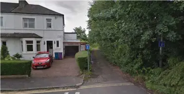  ??  ?? Campaigner­s want a path on Moray Place