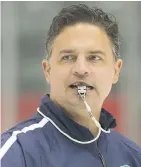  ?? ARLEN REDEKOP/PNG FILES ?? Utica Comets head coach Travis Green has been groomed by the Canucks.