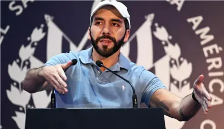  ?? ?? Cuando era candidato presidenci­al en el 2019, Nayib Bukele se mostró abierto a discutir las demandas de la comunidad LGTBIQ+, pero luego cambió de posición cuando llegó a la presidenci­a.