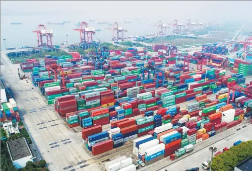  ?? PHOTOS PROVIDED TO CHINA DAILY ?? Yangluo port is the major cargo transport hub in Wuhan, Hubei province. Last year, it handled a record 1.36 million containers.