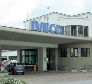  ??  ?? Lo stabilimen­to La sede Iveco Defence di Bolzano impiega attualment­e quasi 750 dipendenti