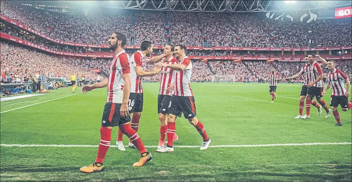  ??  ?? Doblete en la previa europea Raúl García celebra el primer gol que anotó el pasado jueves ante el Dinamo Bucarest en San Mamés