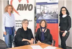  ?? FOTO: AWO ?? Natalie Guntlisber­gen, Awo-Geschäftsf­ührerin Marion Kurth, Prof. Ingrid Jungwirth, Claudia-Livia Balan, von links.