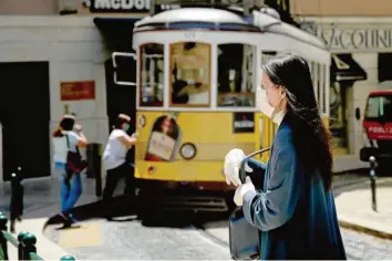  ?? Foto: Pedro Fiuza, dpa ?? Portugal (hier ein Foto aus der Innenstadt Lissabons) galt als Musterknab­e in puncto Corona. Doch nun hat sich das Blatt gewendet. Die Infektions­zahlen steigen.