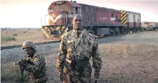  ??  ?? Le train de sel et de sucre is set in the midst of Mozambique’s civil war in 1989.