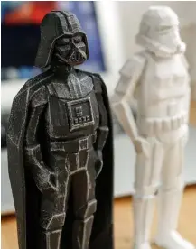  ??  ?? Disney demandó a la web Thingivers­e por distribuir instruccio­nes para imprimir en 3D figuras de Star Wars, como este Vader. Con el negocio de los juguetes no se juega.