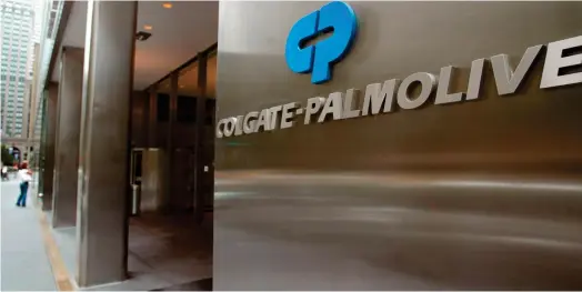  ?? ?? Colgate-Palmolive s’inquiète face à la flambée du prix des matières premières et des coûts logistique­s. (Crédits : Jeff Christense­n)